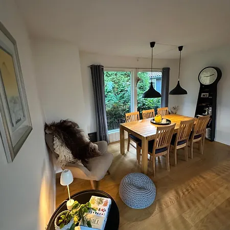 Nydelig Hus Sentralt I Ons Appartement *